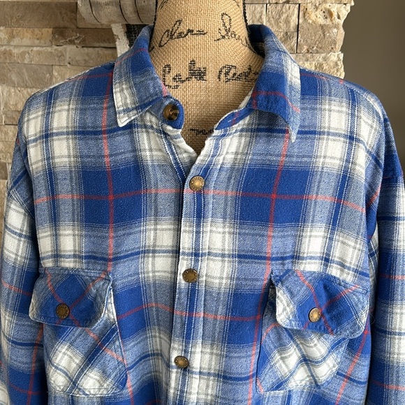 Field & Forest blue gray red plaid sherpa lined insulated snap flannel jacket - Picture 2 of 16